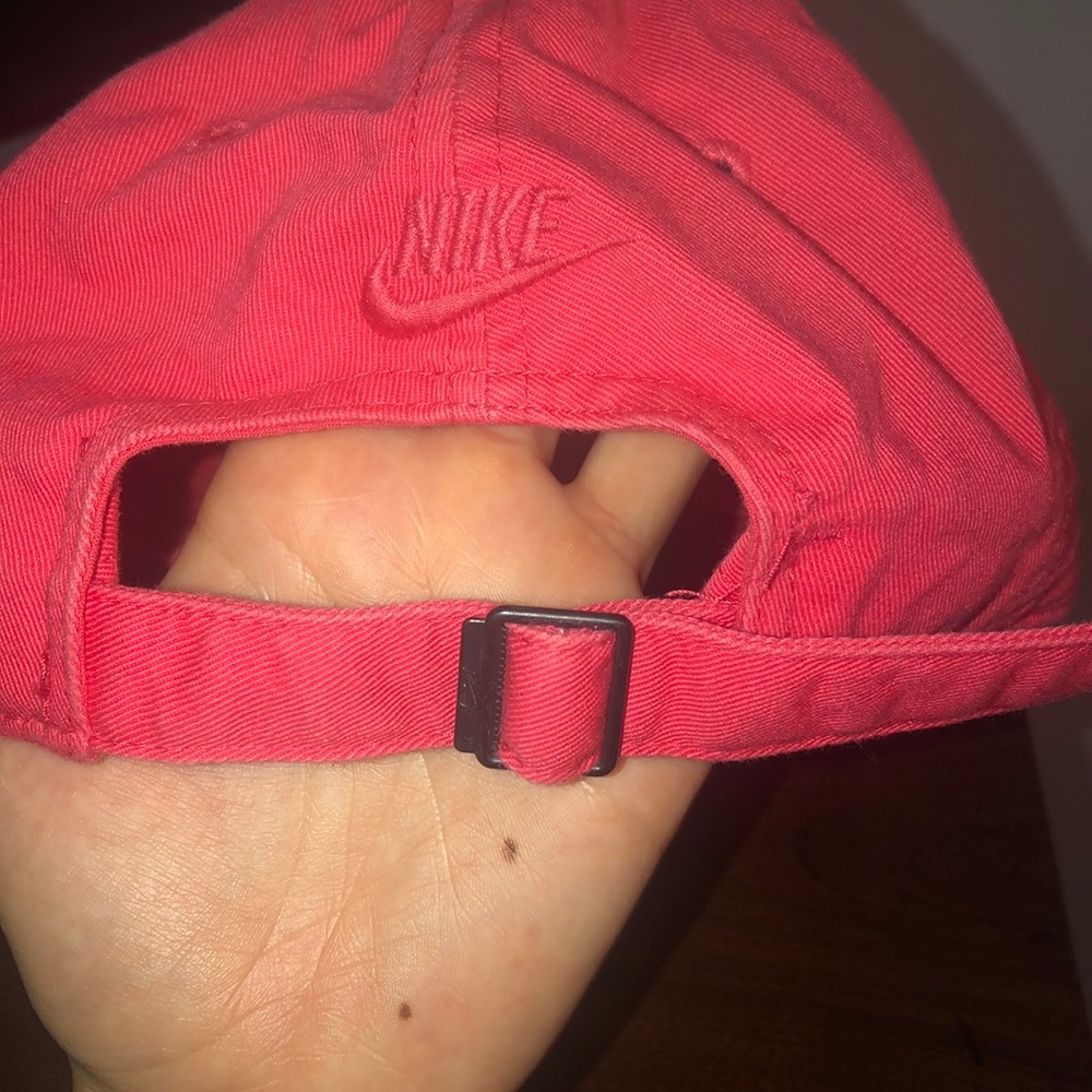 Nike hat - Picture 2 of 2